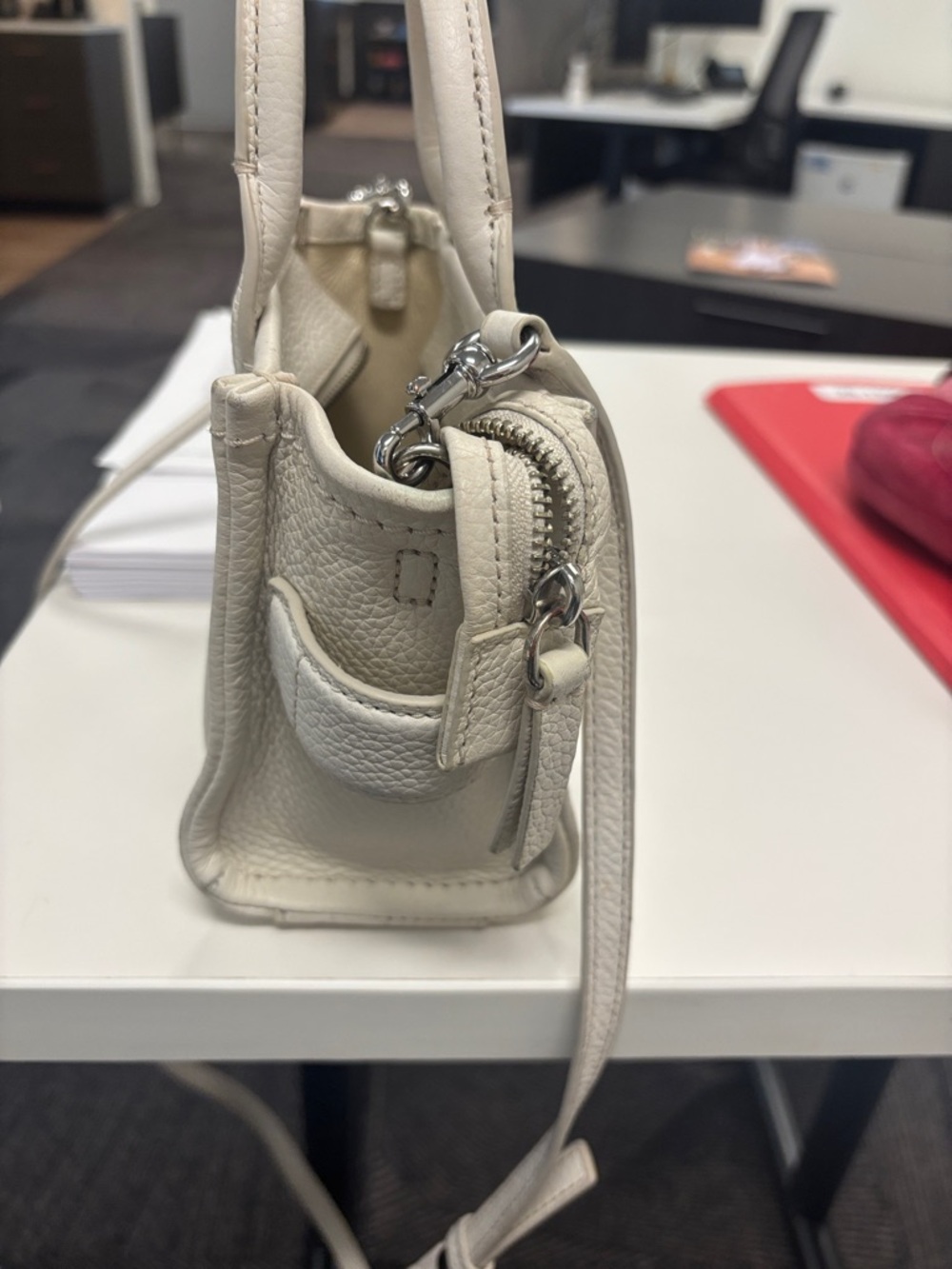 Marc Jacobs Ivory Leather Tote Bag - Picture 7 of 9
